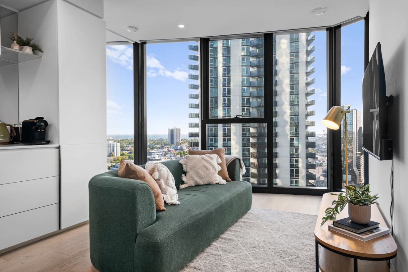 Gorgeous Melbourne Views - Stunning 2BR Southbank!