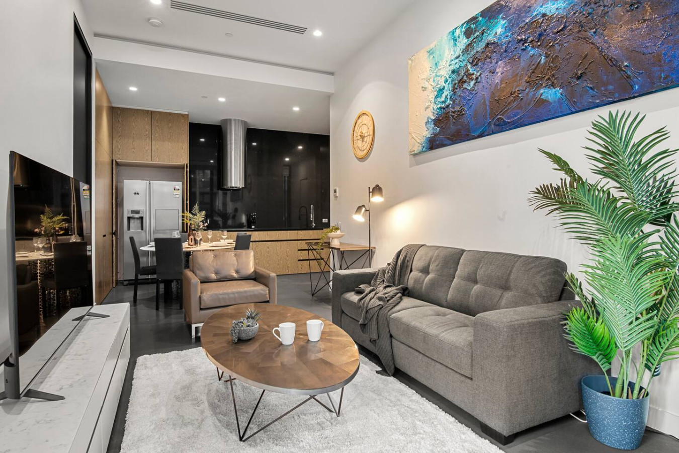 Penthouse two-bedroom on level 19