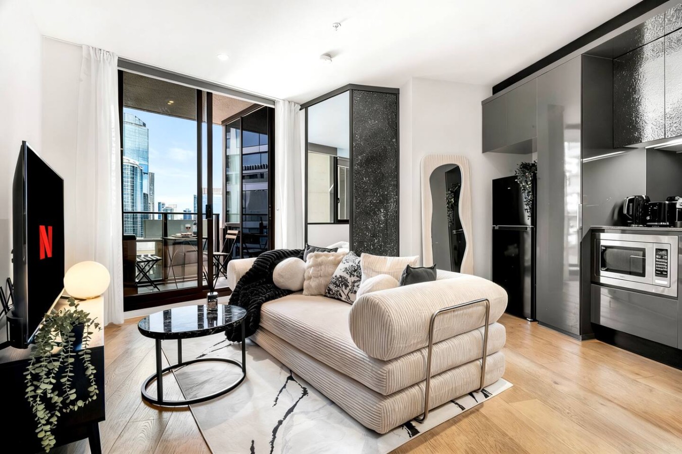 Luxury Designer 2BR Urban Apt — Pool+Gym+Parking