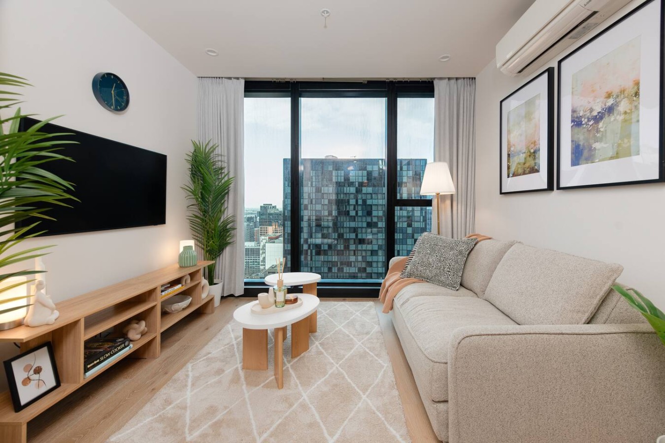 Stylish Scandi Oasis w/ Skyview, Pool, Gym & Spa