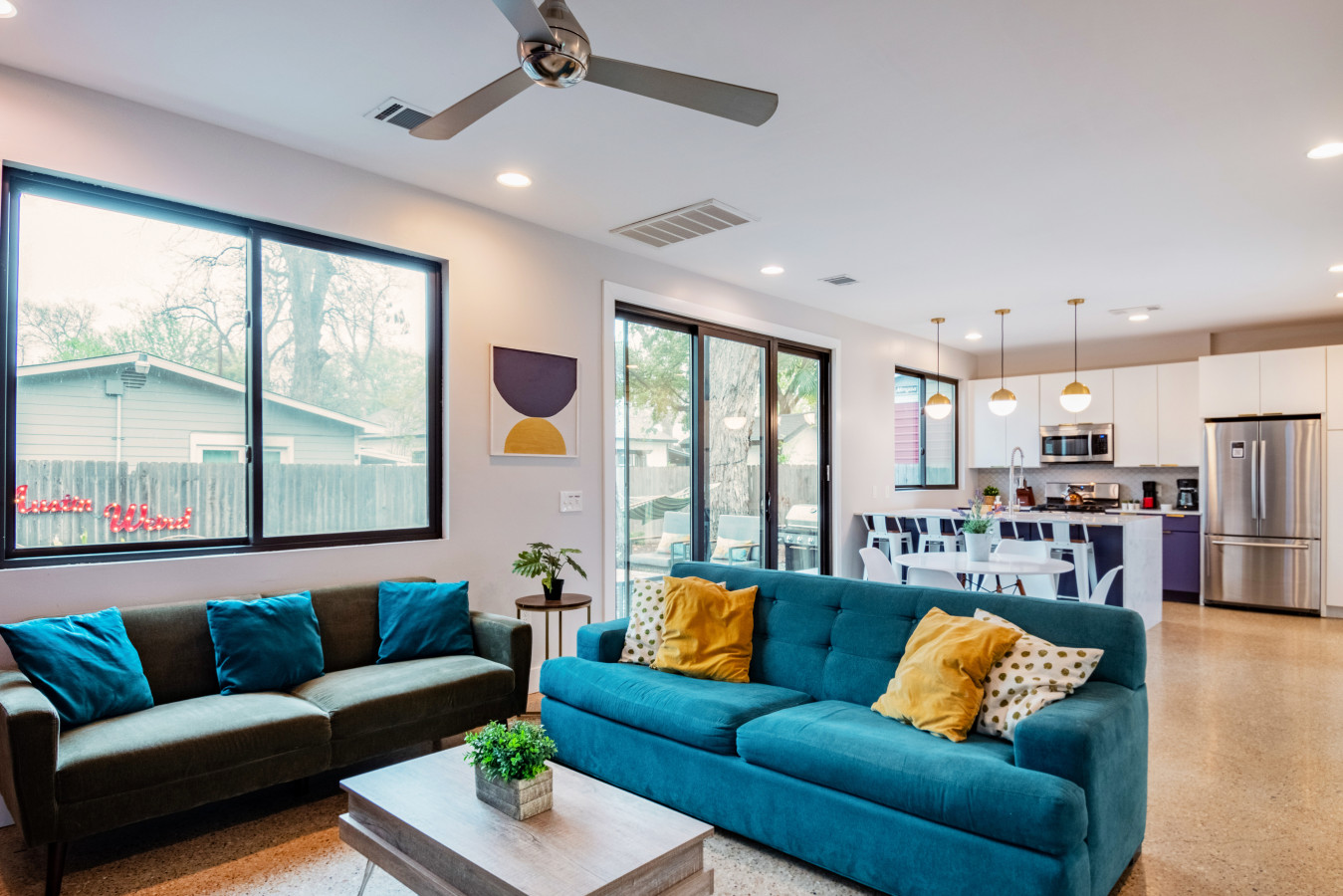 Chic Decor And Spacious Backyard - Modern Austin Haven - Austin, TX