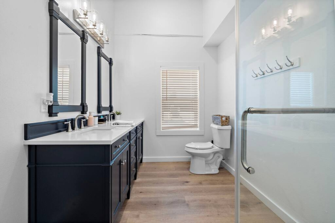 Another angle of the bathroom