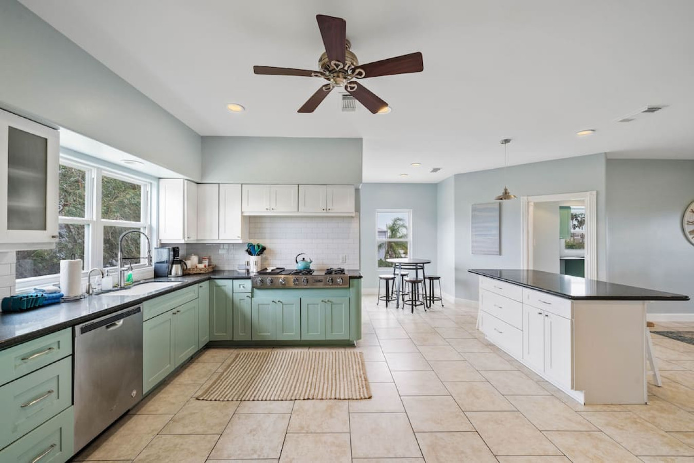 A kitchen perfect for preparing meals for the family!