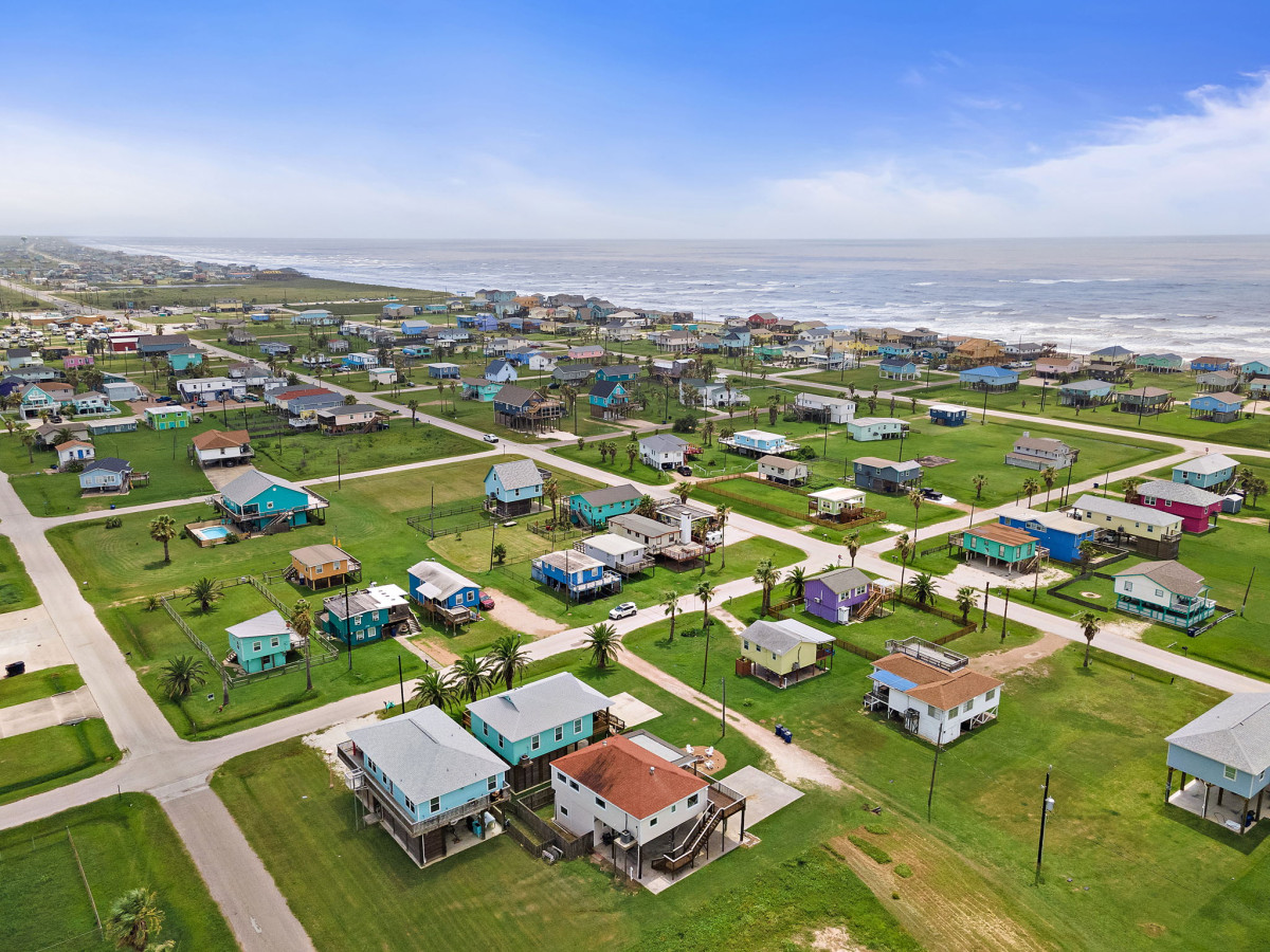 Nestled in a quiet neighborhood. Live like a local!