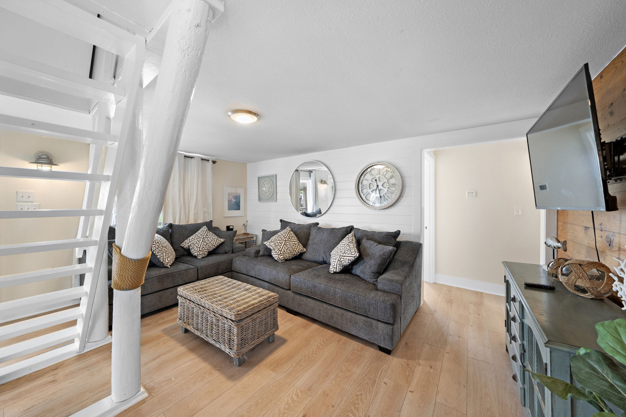 Space to relax and unwind in this coastal retreat