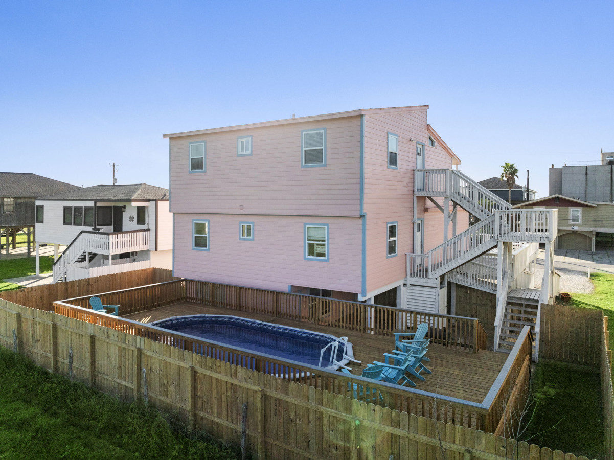 Another angle of the pool