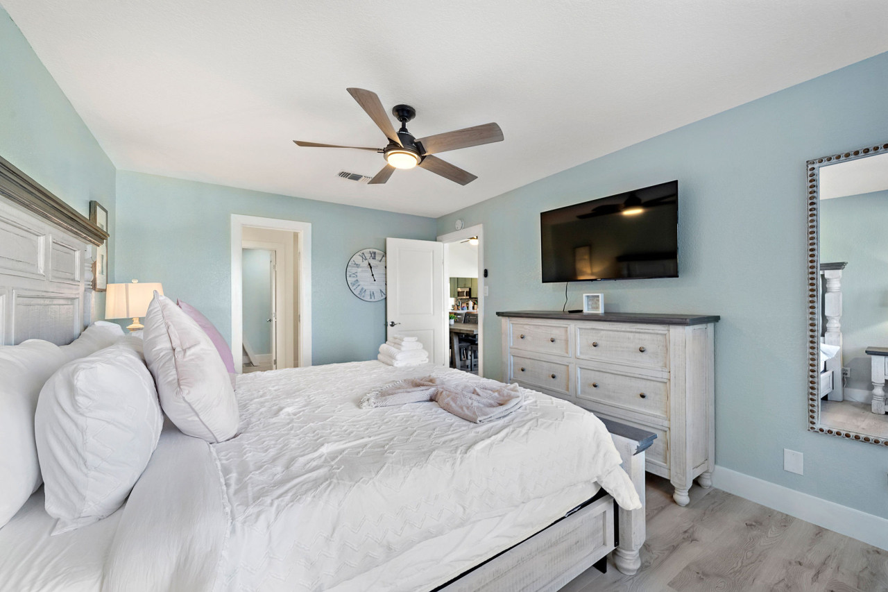 Imagine drifting off to sleep in this bedroom