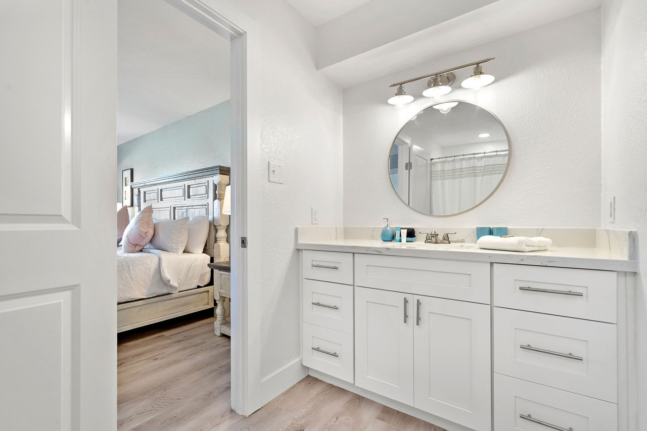 This bathroom is connected to a single bedroom