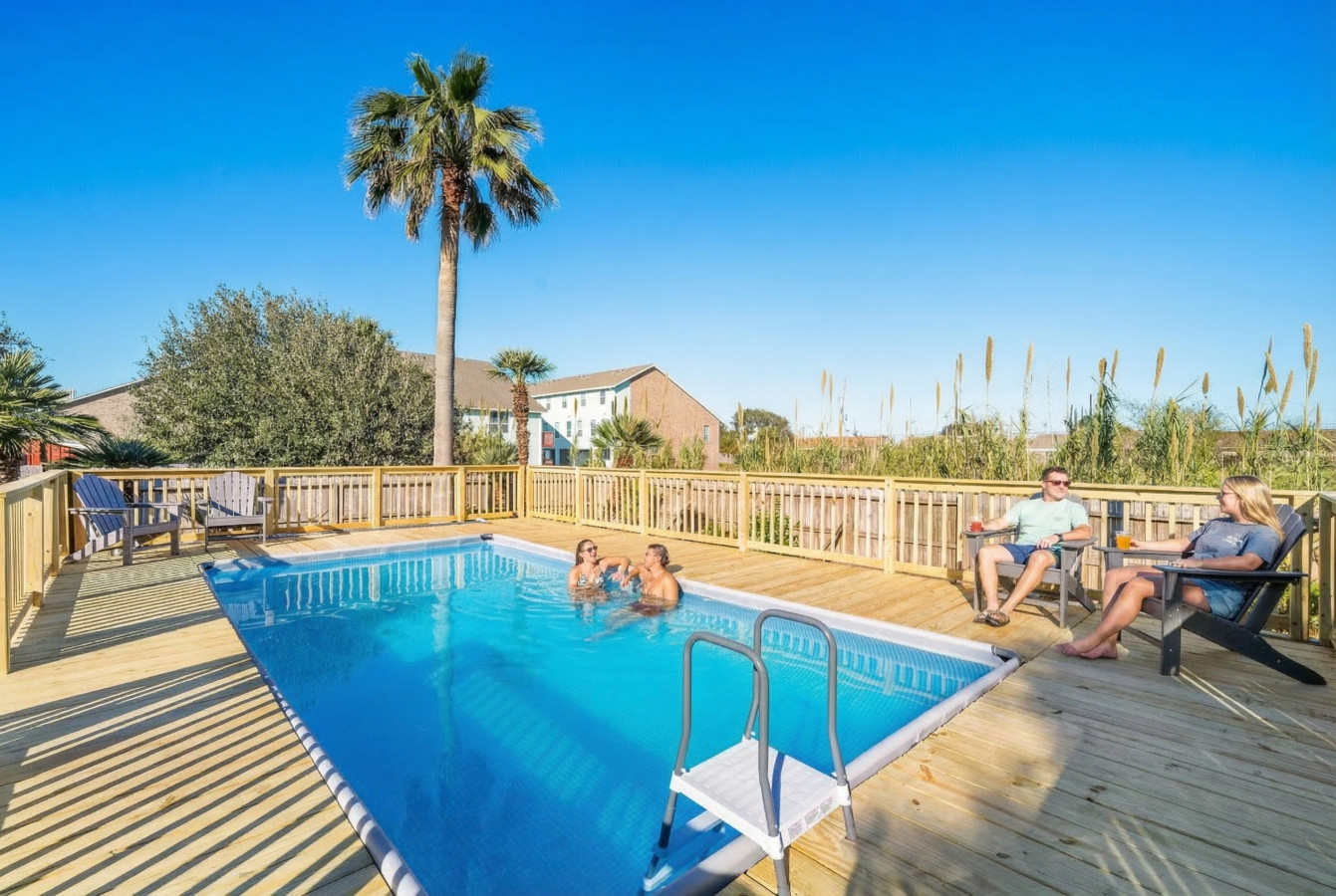 Another angle of the pool