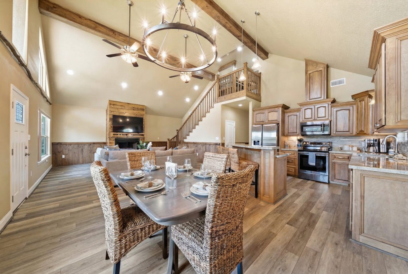 This dining area is located off the kitchen