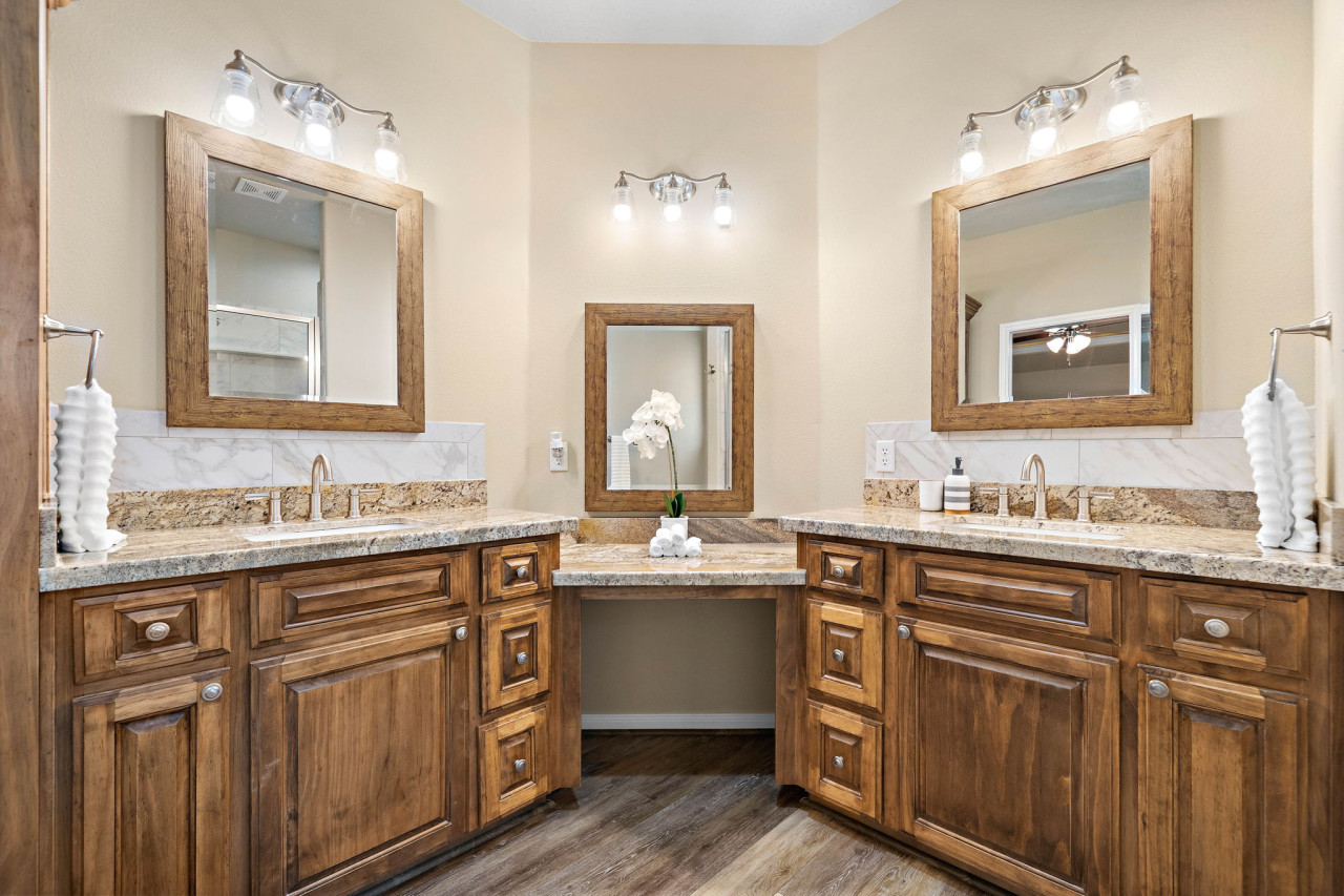 A luxurious bathroom ready for you to enjoy