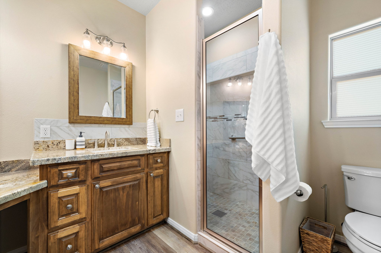 Another angle of the bathroom
