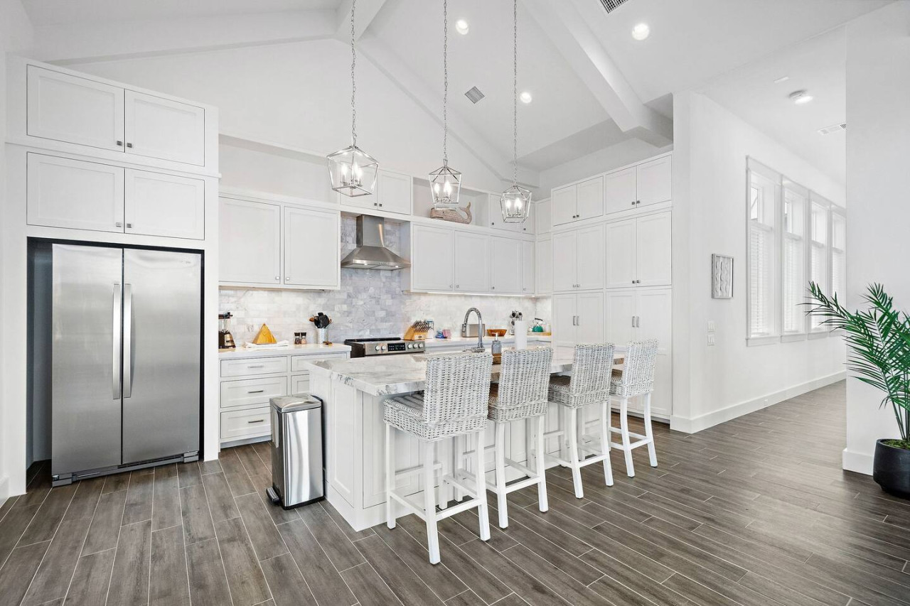 A kitchen perfect for preparing meals for the family!