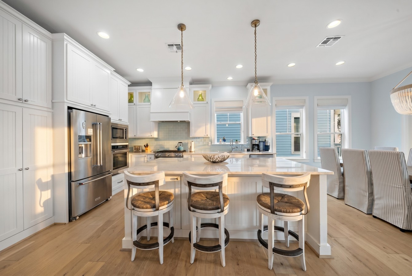 A kitchen perfect for preparing meals for the family!