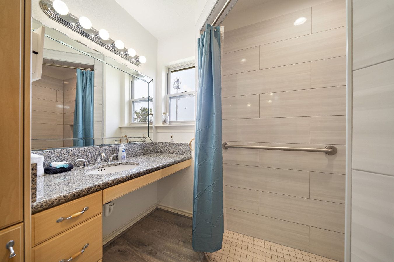 Unwind in this beautiful bathroom