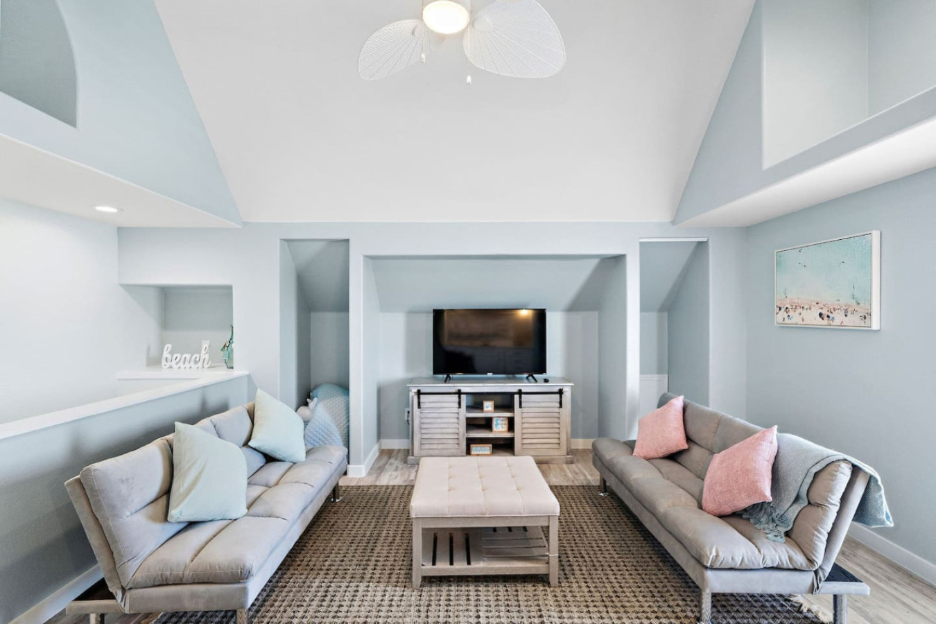 Space to relax and unwind in this cozy retreat