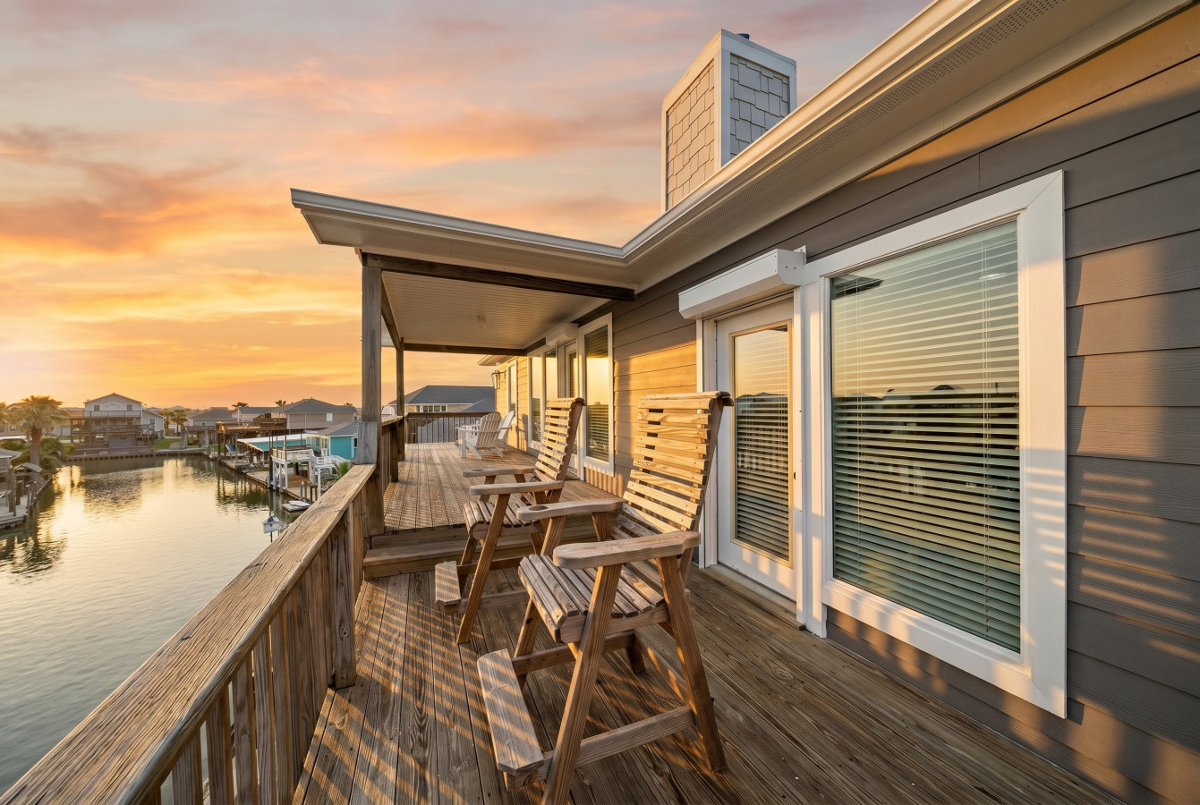 Book today and come relax on the charming porch