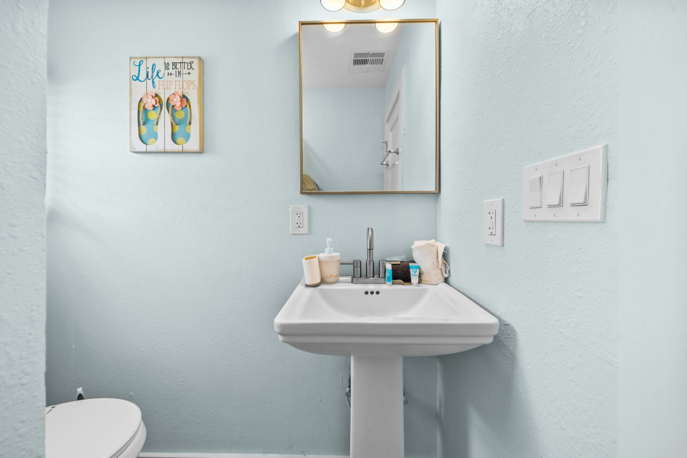 Unwind in this beautiful bathroom