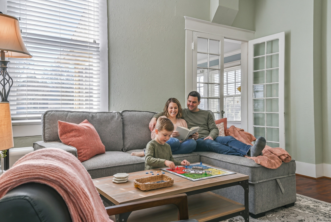 Pearl Suite - Cozy up with a good book in this peaceful living room