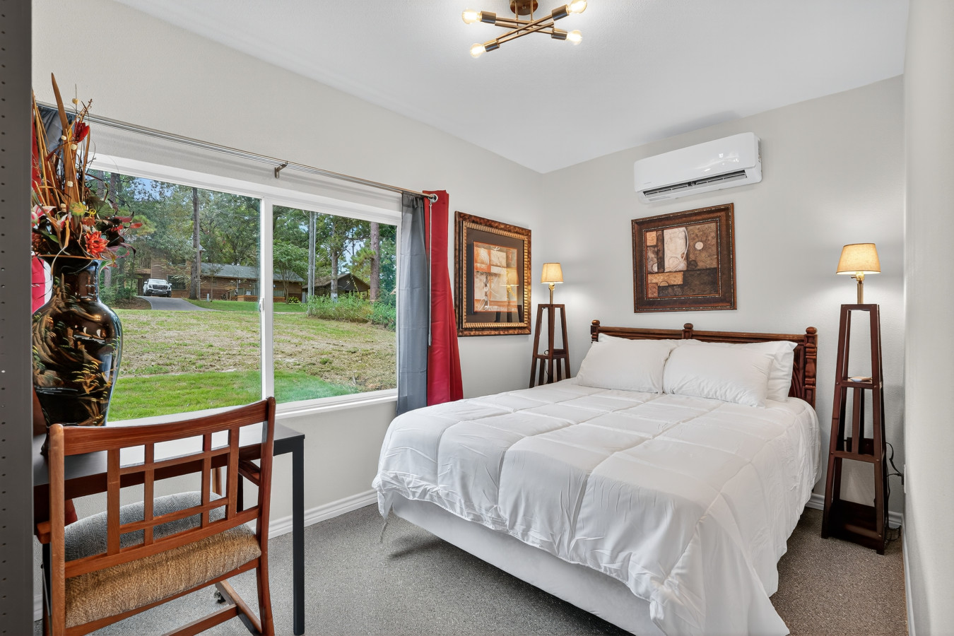 Welcome to the Mahogany Master! (Bedroom 1/5)