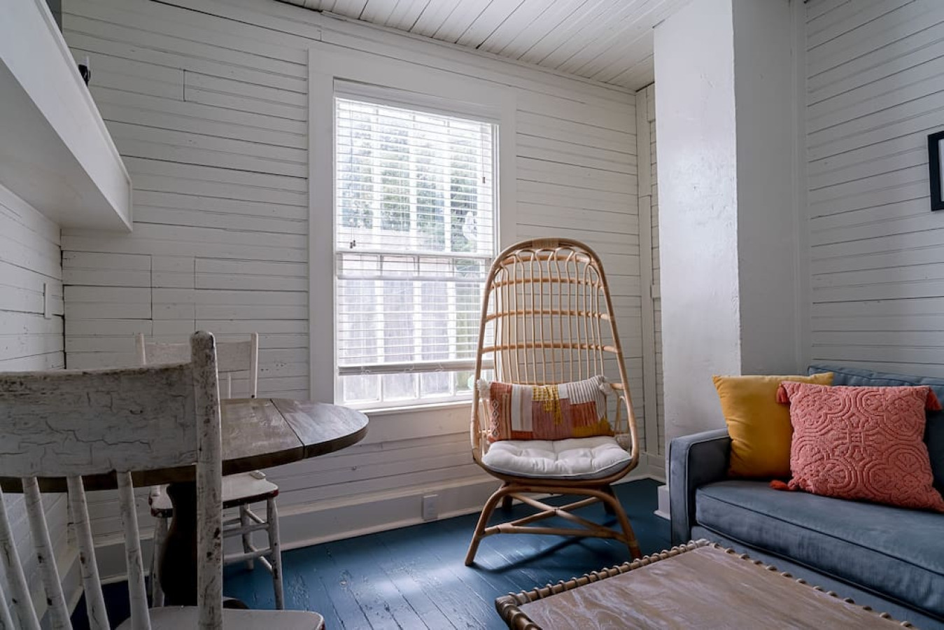 Space to relax and unwind in this cozy retreat