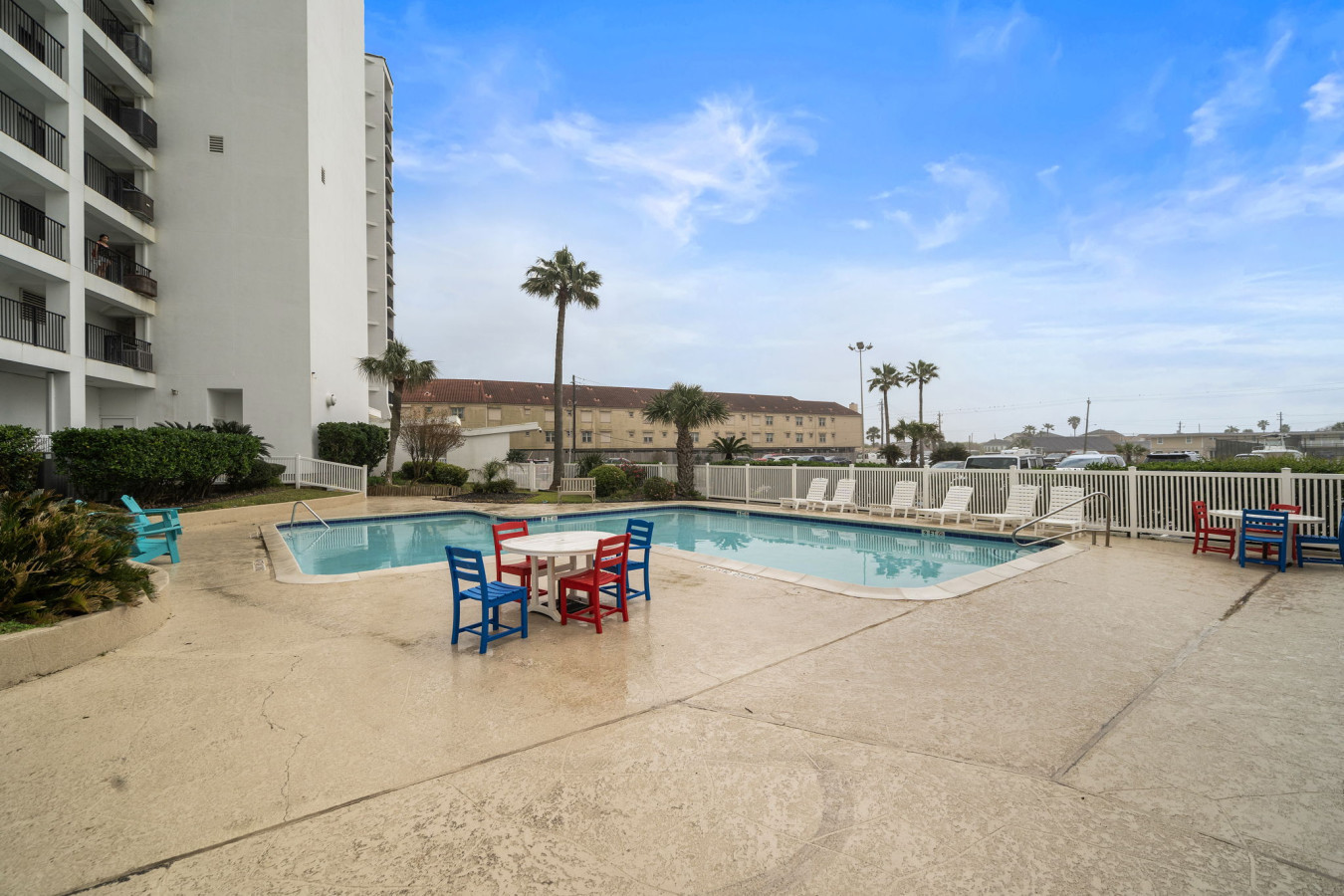 Relax by the pool & soak up the Texas sunshine