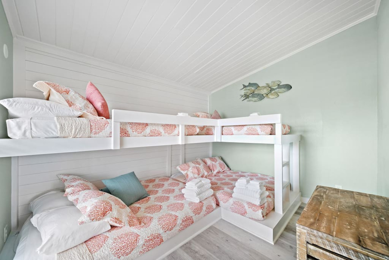 This bedroom has 2 built in twin/full bunk beds