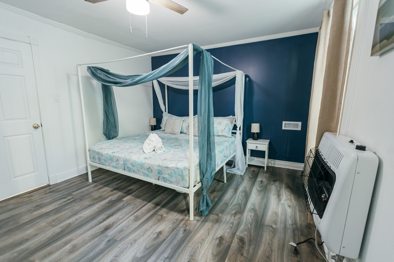 Imagine drifting off to sleep in this gorgeous four-poster bed
