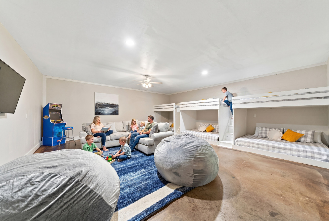 This bedroom has 3 double over queen bunk beds