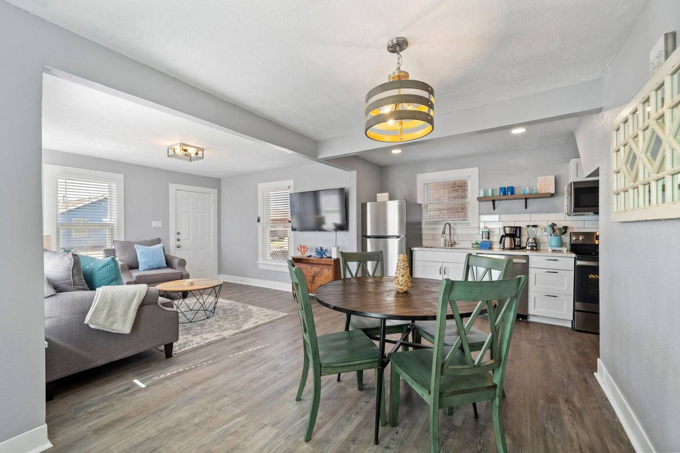 Create lasting memories around the dining table