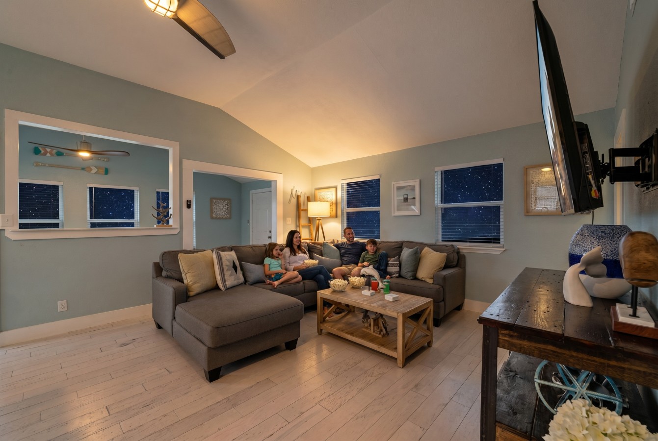 Cuddle up kick back and refresh in the spacious living area