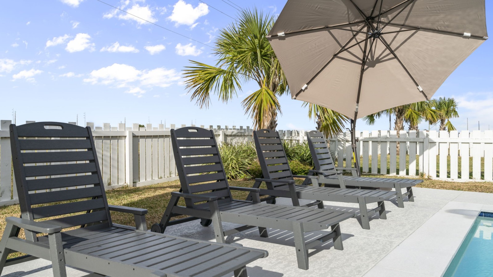Grab a lounger & soak up the Texas sunshine