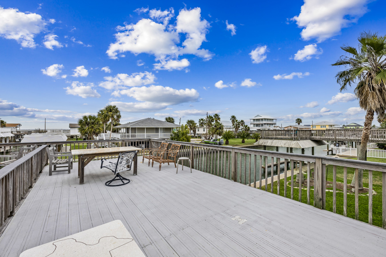 Gather with family and friends in this inviting waterfront space