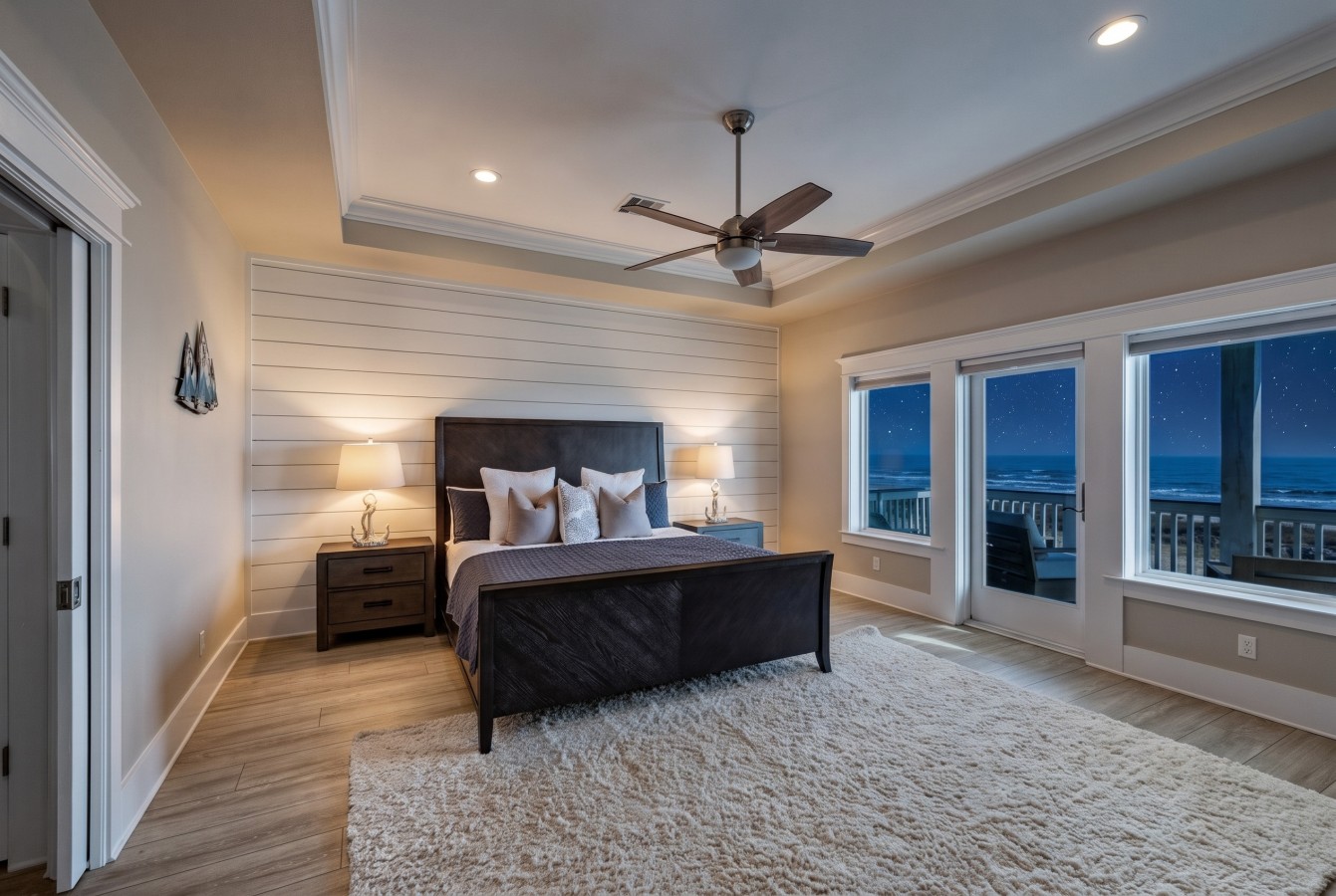 Sleep soundly in this comfortable queen bedroom