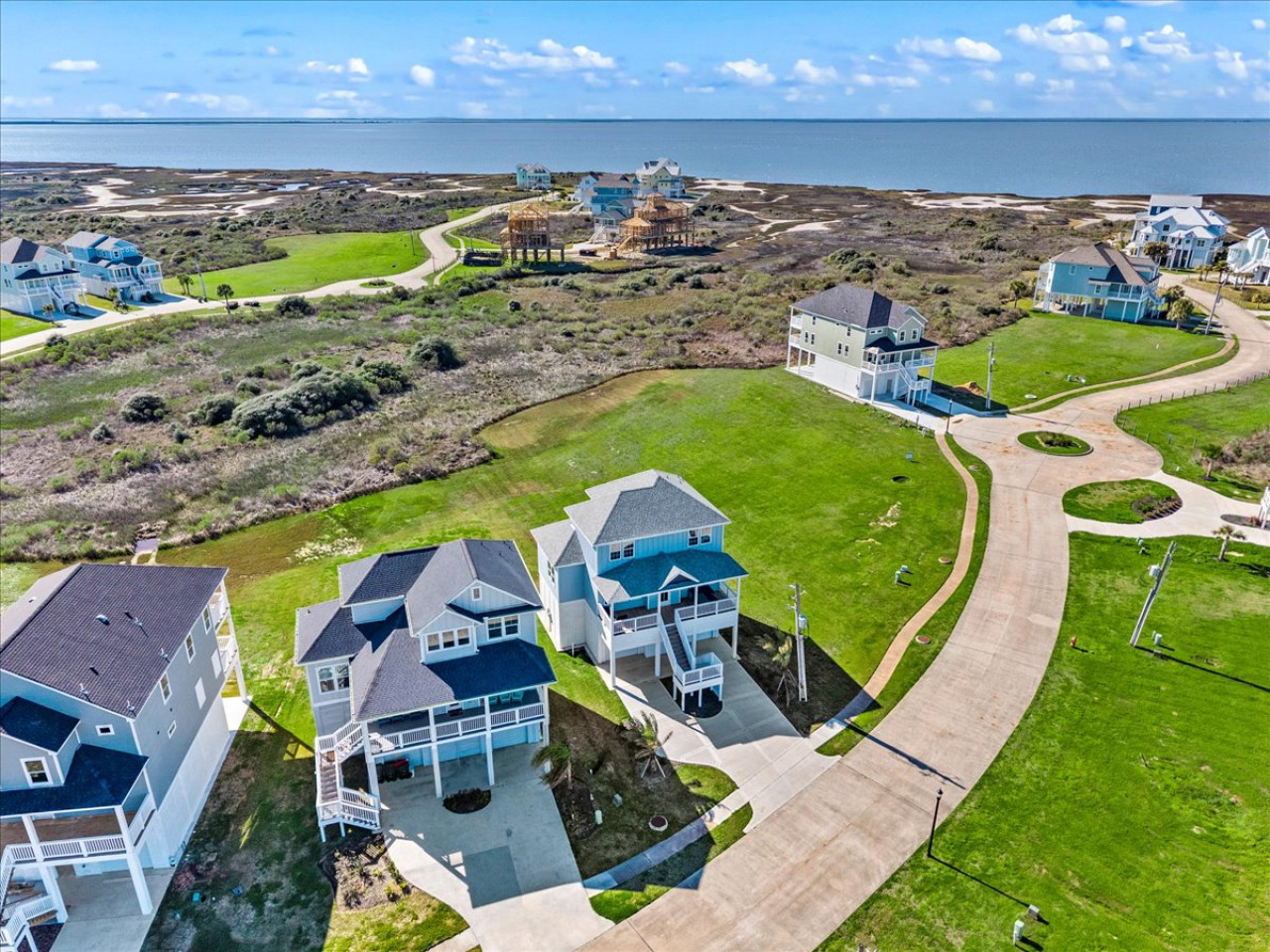 Room to relax in this scenic beachside setting