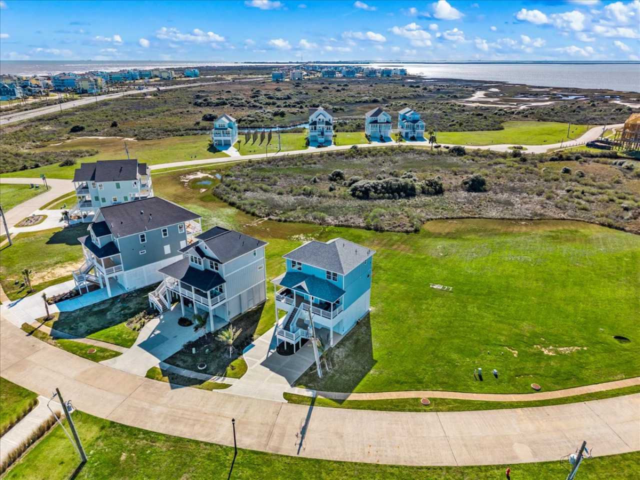 Ideally located near the shoreline