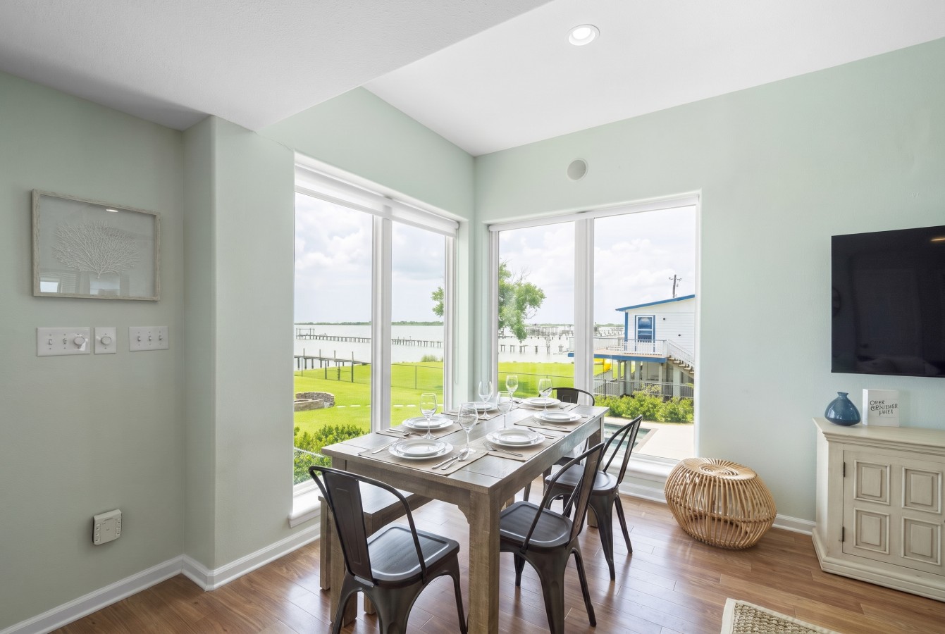 This dining area is located off the kitchen