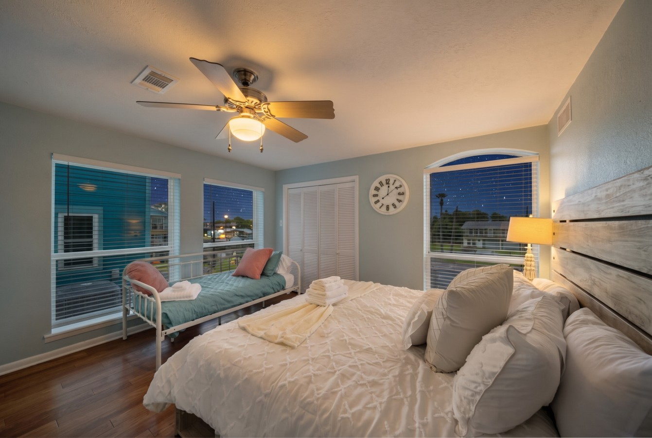 This bedroom has 1 King and 1 Single Bed