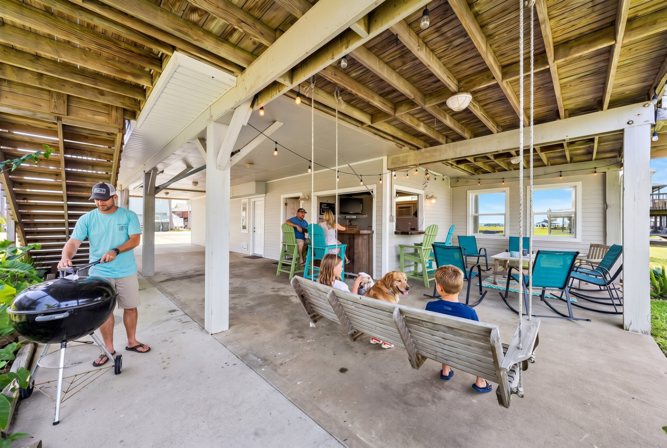 Ample ground-level space for everyone's enjoyment!