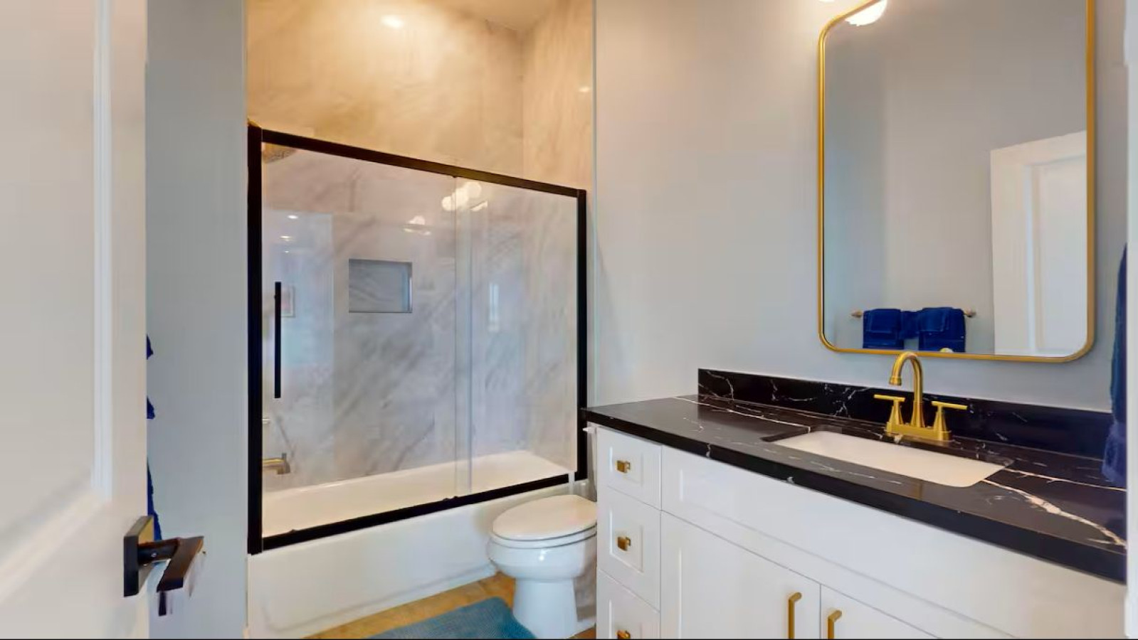 Comfortable and stylish bathroom for everyday use