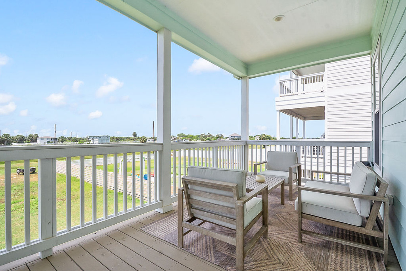 Mint & breezy — coastal vibes at their finest