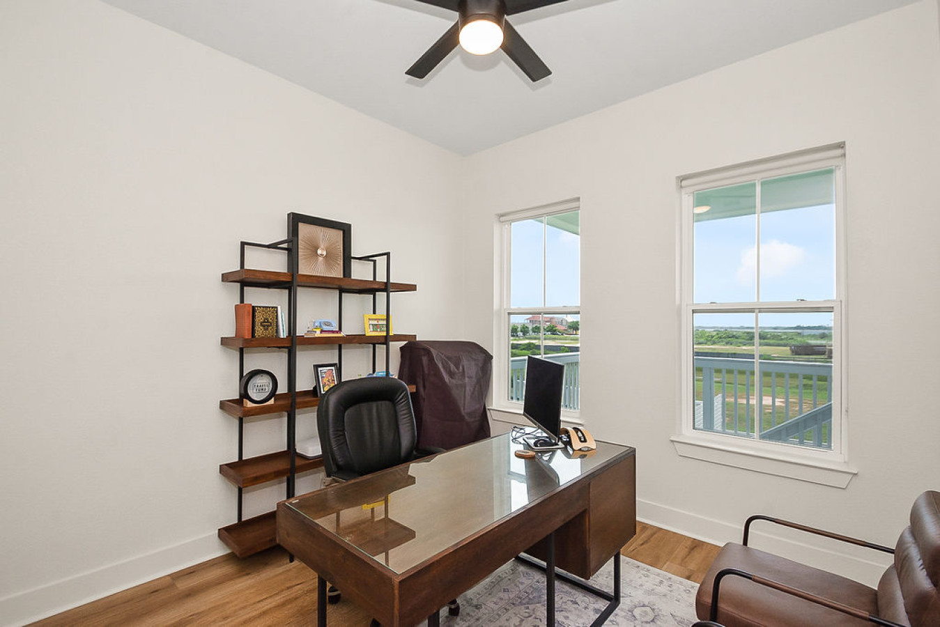Mix work & play with this dedicated workspace