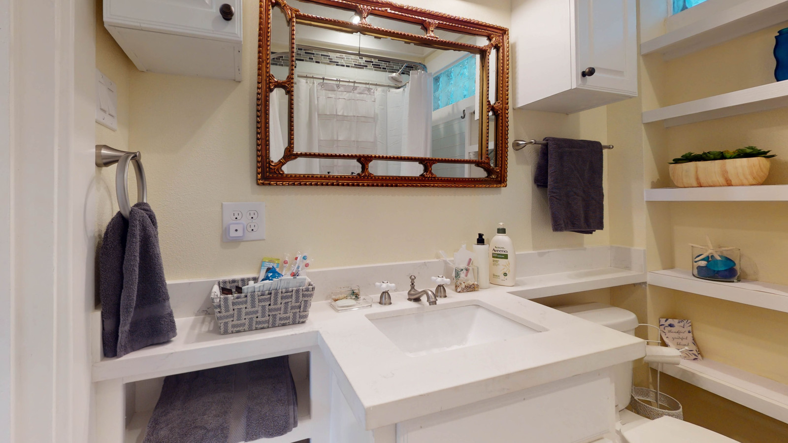 A luxurious bathroom ready for you to enjoy