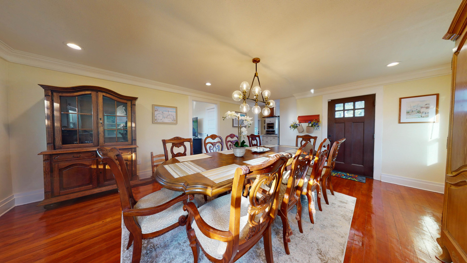 Create lasting memories around the dining table