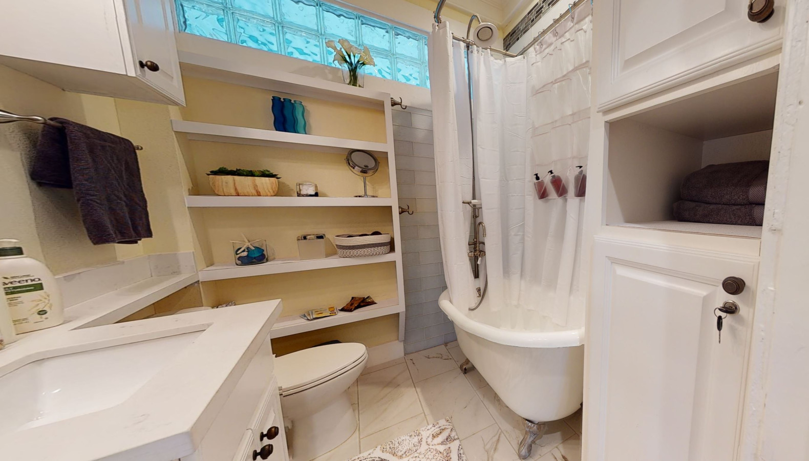 Feel pampered in this beautiful bathroom