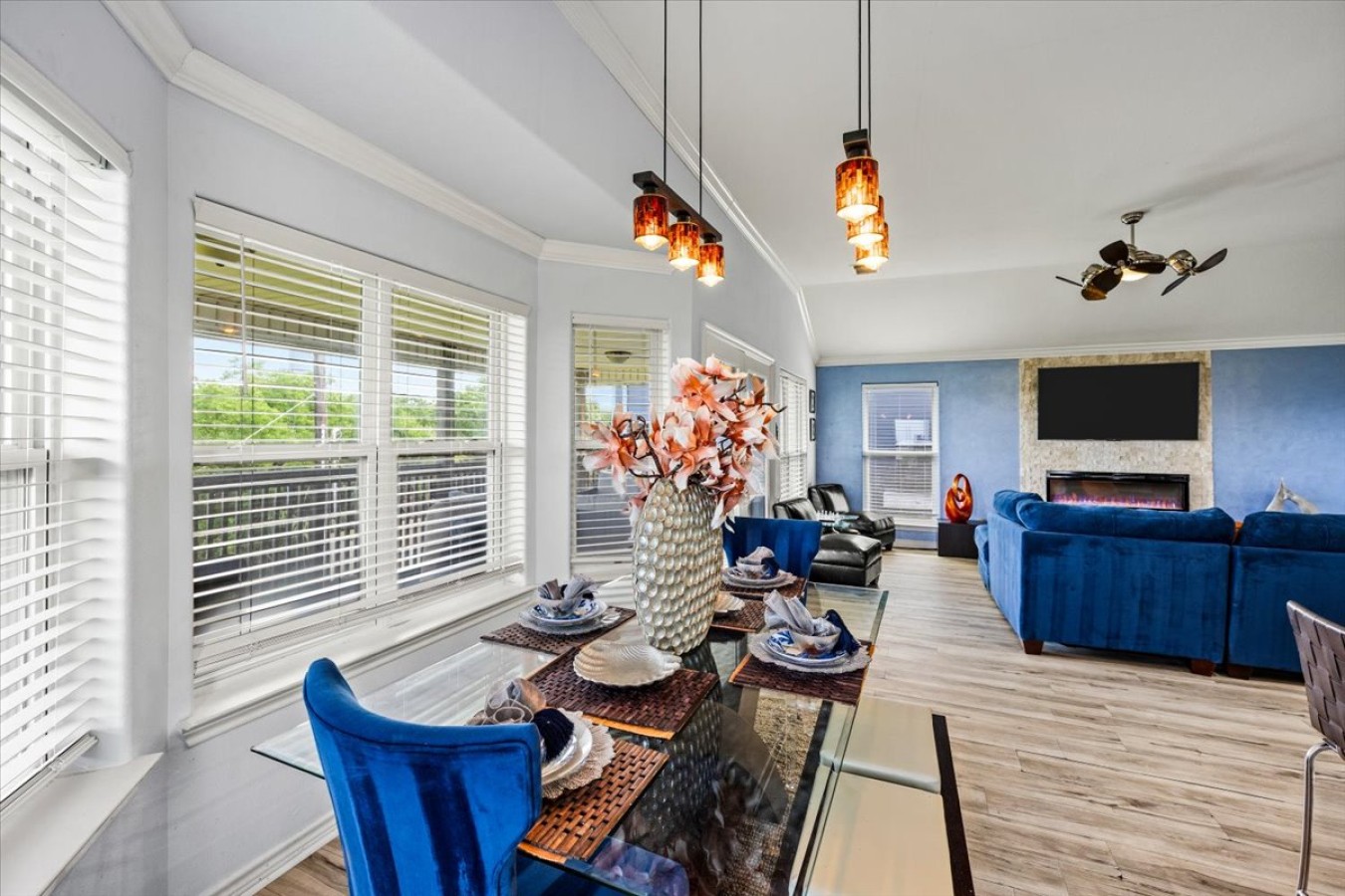 This dining area is located off the kitchen