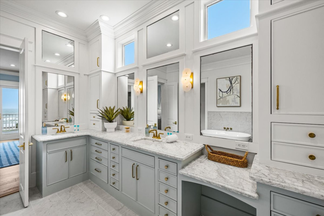 A luxurious bathroom ready for you to enjoy