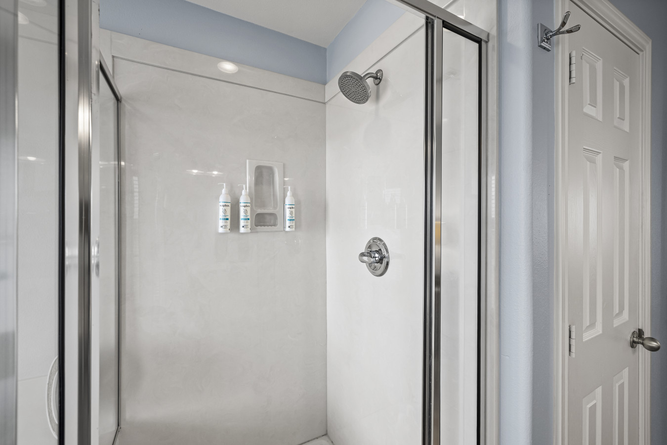 Feel pampered in this beautiful bathroom