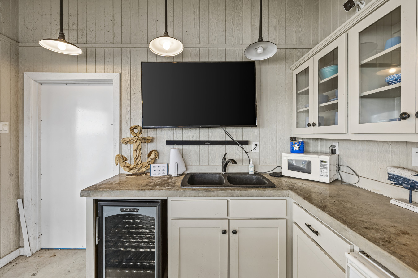 Happy hour starts here — your own outdoor kitchen awaits