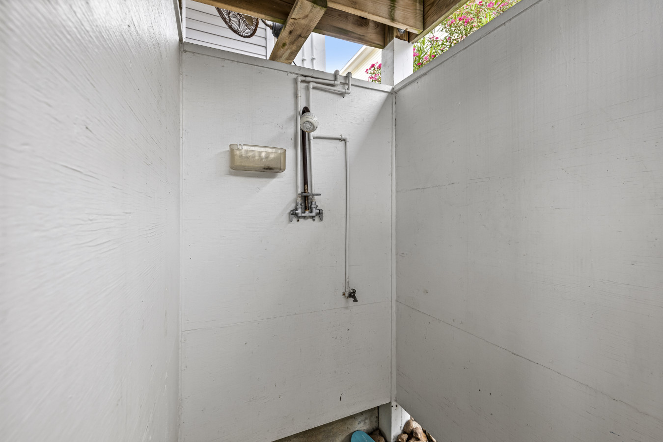 Enjoy the fresh air with a relaxing outdoor shower